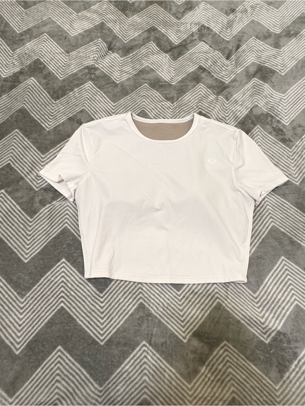 Lululemon Tight-Fit Cropped Shelf-Bra T-Shirt *Medium Support, B/C Cup